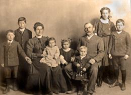 1909 E.A.-Correll-family