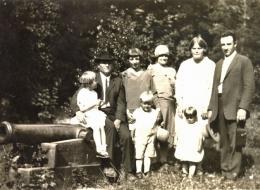 1928_familyCannon